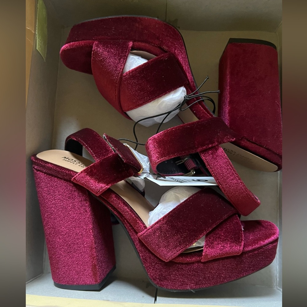 Velvet platform heels burgundy